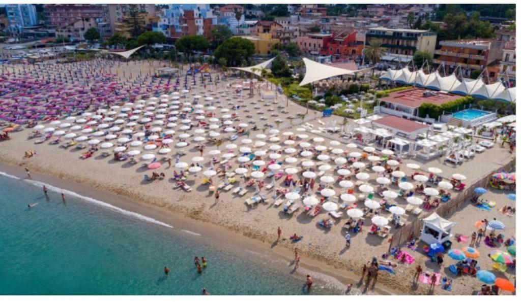 Naxos Sicilian Luxury Apartment ジャルディーニ・ナクソス エクステリア 写真