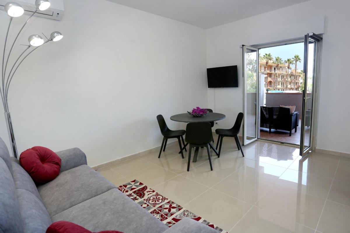 Naxos Sicilian Luxury Apartment ジャルディーニ・ナクソス エクステリア 写真